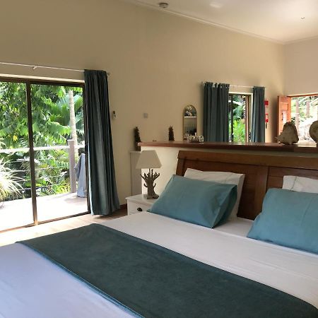 Rock And Palm Lodge Self Catering Appartment Baie Lazare  エクステリア 写真